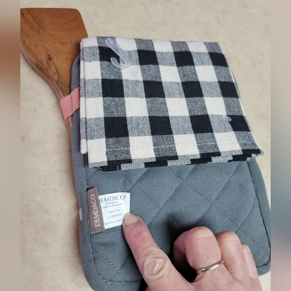 Demdeco Black paw print Hot Pad,tea towel Wooden Utensil